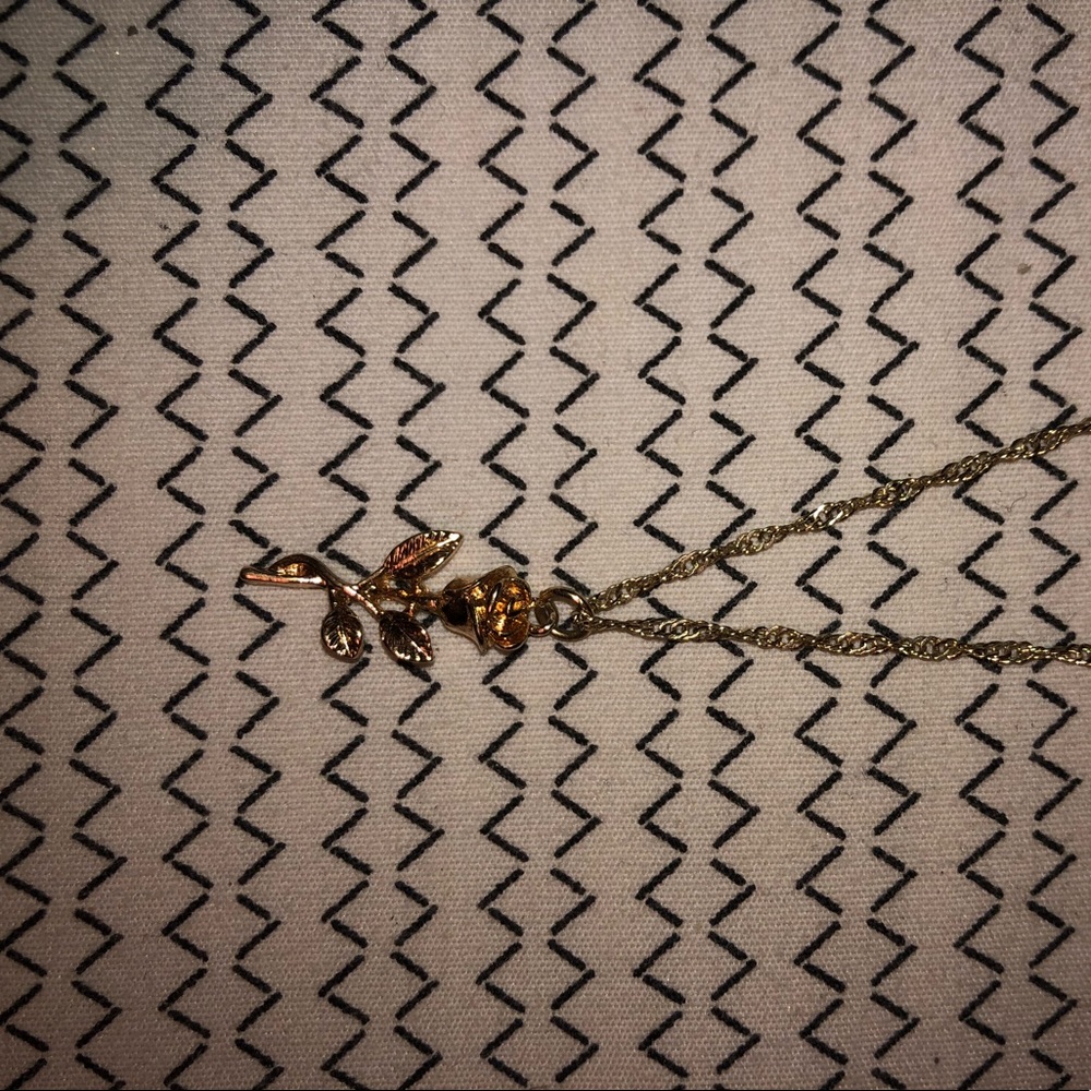 rose pendant necklace